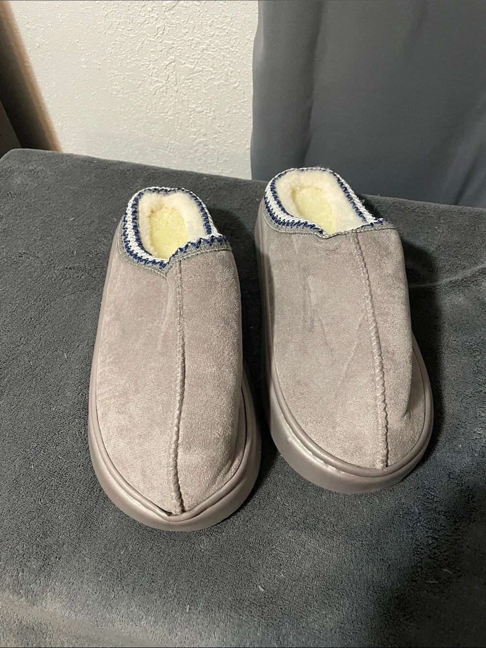 Men's Cozy Slip-On Suede Slippers - Gray